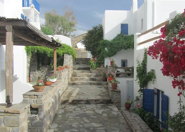 Votsalo Naousa (Paros)