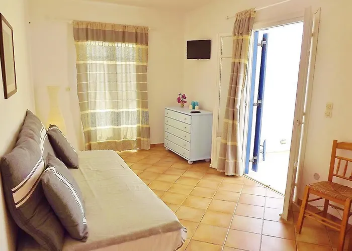 Votsalo * Naousa (Paros)