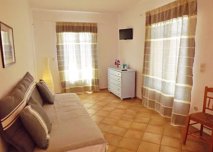 Votsalo Naousa (Paros)