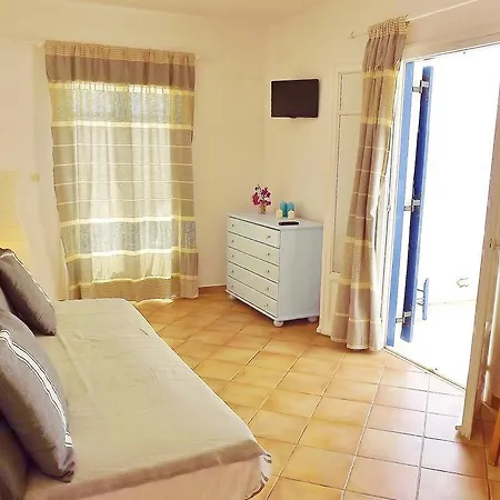 Votsalo * Naousa (Paros)